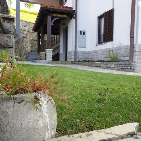 Apartment Pri Damijanu Ponikve