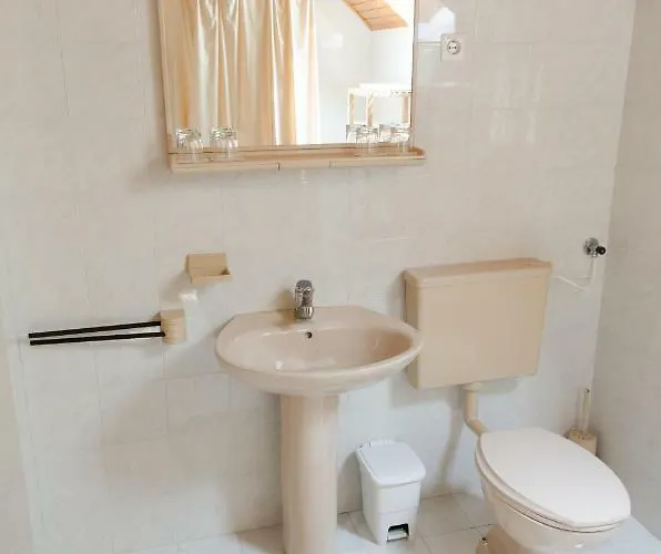 Pri Damijanu Ponikve